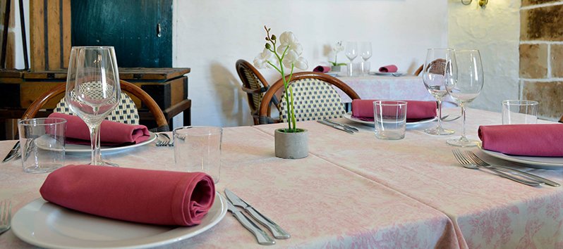 Menorca’s ideal restaurants to go with your partner