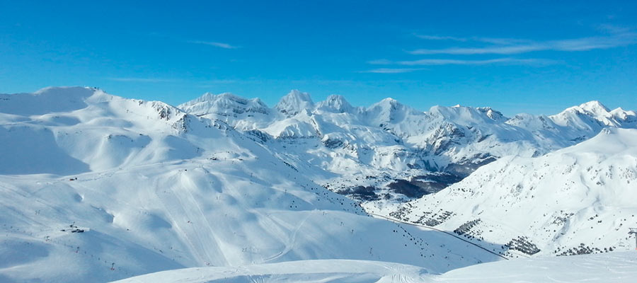 ski resorts in spain, Candanchú (Aragonese Pyrenees)