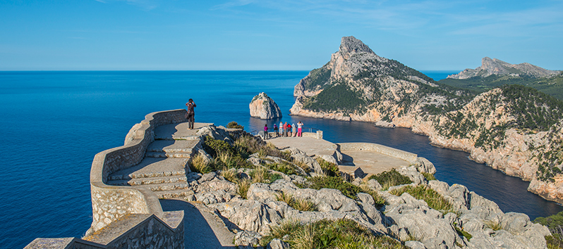 Route by car to the Formentor Cape_viewpoint of Mal Pas or Colomer